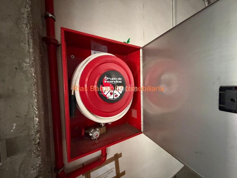 Foto d5bbd00c-2872-413f-ba2d-f7a625fecacd. Nau industrial a Valadares - Beade Vigo