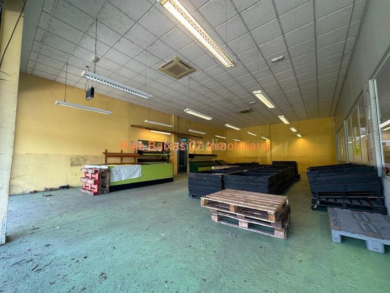 Foto aa2931eb-b17a-4862-80ea-7723cee1f160. Lloguer local comercial a Mos