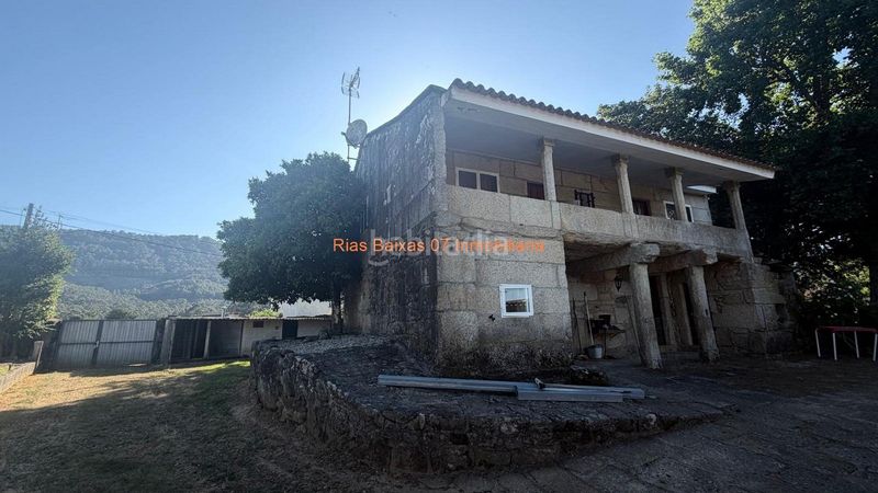 Foto 17435eea-dd71-4f06-9114-67f8866e4298. Casa amb calefacció aparcament a Tui