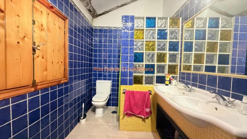 Foto 90ad9d5a-30e5-4e9a-ab31-82a138215be5. Casa amb calefacció aparcament a Tui
