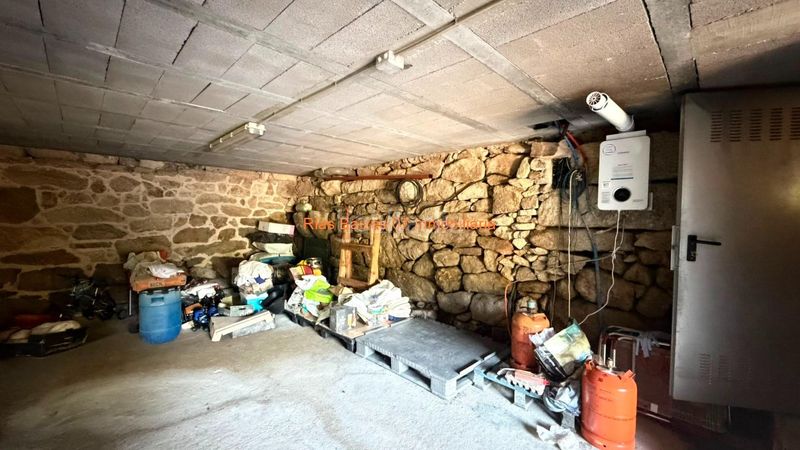 Foto 709a313e-327a-4b25-90ef-9d561bafebfd. Casa amb calefacció aparcament a Covelo (O)