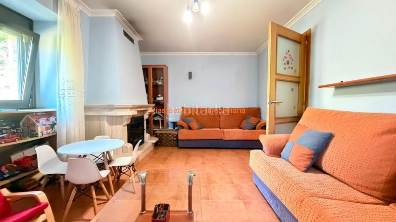Foto 8a719d75-86aa-4796-88df-9886febbce31. Casa amb calefacció aparcament a Covelo (O)