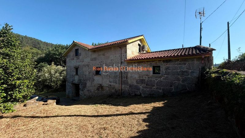 Foto ae513bf4-1da5-4e31-b33f-cb45c04b1e3c. Casa amb calefacció aparcament a Covelo (O)