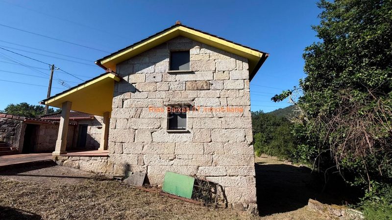 Foto b82afeaf-64e3-4f60-9cc7-347b700f5c1d. Casa amb calefacció aparcament a Covelo (O)