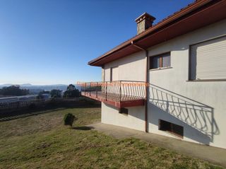 Casa a Sardoma - Castrelos. Ref 4124 chalet 4 dorm. sobre parcela cerrada de  1416 m2  con v