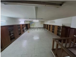 Locale commerciale in Centro - Areal