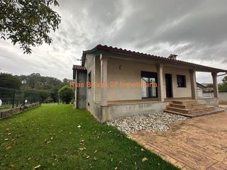 Affitto Casa in Mos. Ref 7111 casa de 3 dorm. 2 baños y garaje en parcela de 600 m2 e