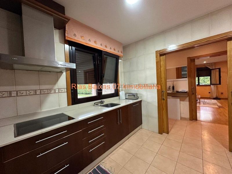 Foto 6d89d2f9-e477-450f-a85d-03e79739d58e. Location maison avec parking dans Mos