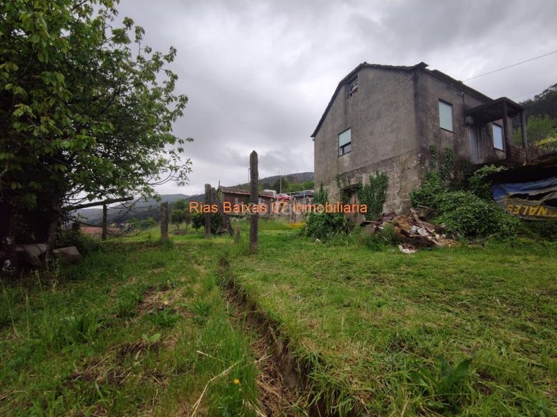 Foto 2f5808d8-a57f-407c-94c3-17cdee51db6d. Casa amb aparcament a Mos