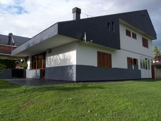 Chalet à Urbanización Patricia - Campo. Chalet casa unifamiliar en ponferrada  patricia