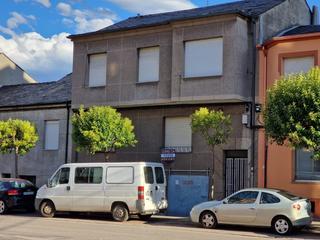 Mas à Zona Alta. Casa con terreno