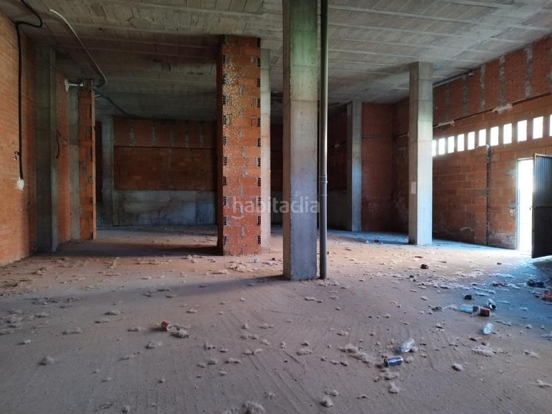 Foto 87f93f38-90a6-4b15-b352-fc012697c499. Local comercial a Flores de Sil - La Placa Ponferrada