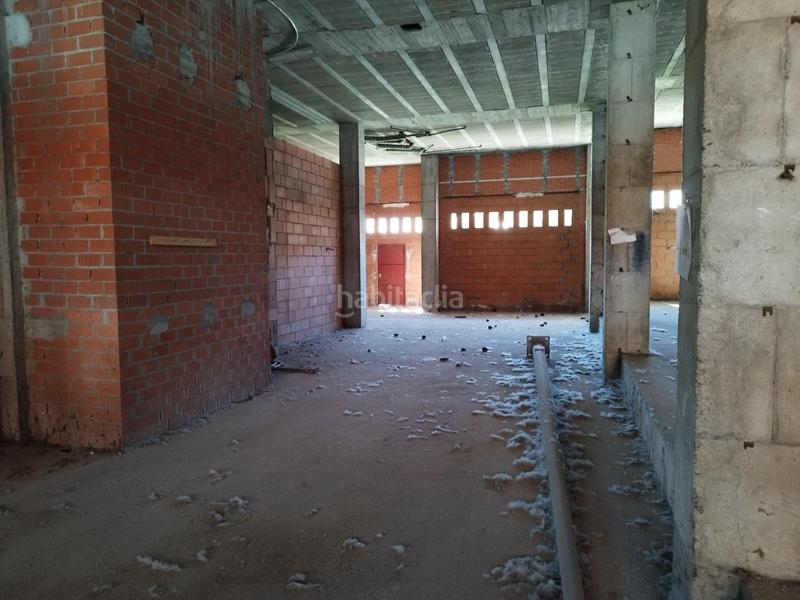 Foto efda45de-8d83-4bfe-afc5-f3880ce98a45. Local comercial a Flores de Sil - La Placa Ponferrada