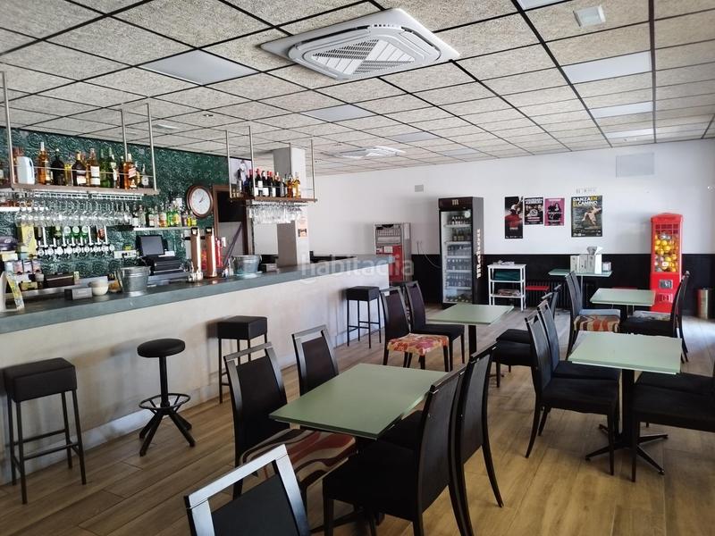 Foto 0ad3ca89-aec6-407e-8538-3e1e8ef4ddf2. Lloguer local comercial a Carracedelo