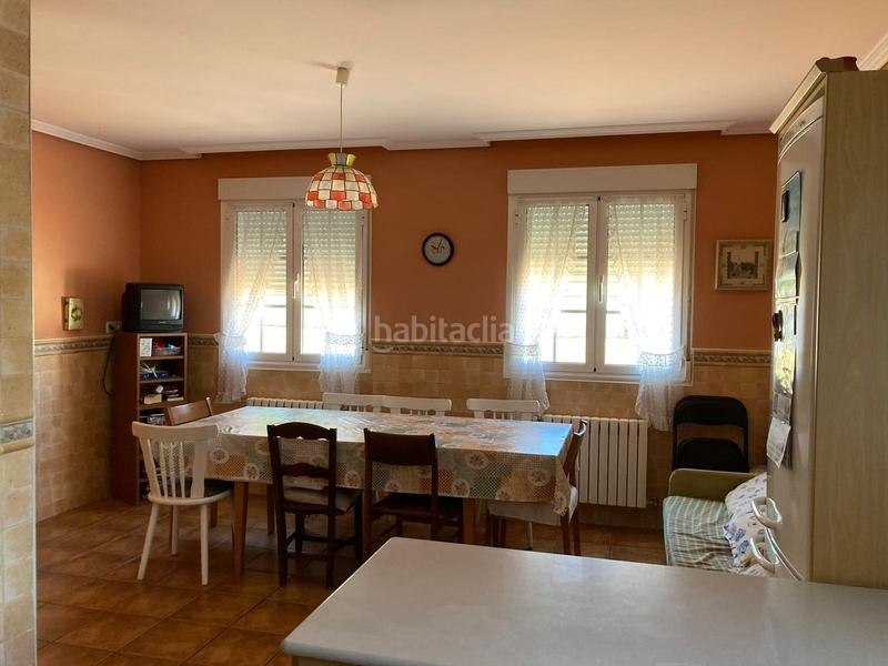 Foto ce7ac229-2e5b-4ce8-aeff-598207181904. Xalet amb aparcament a Urbanización Patricia - Campo Ponferrada