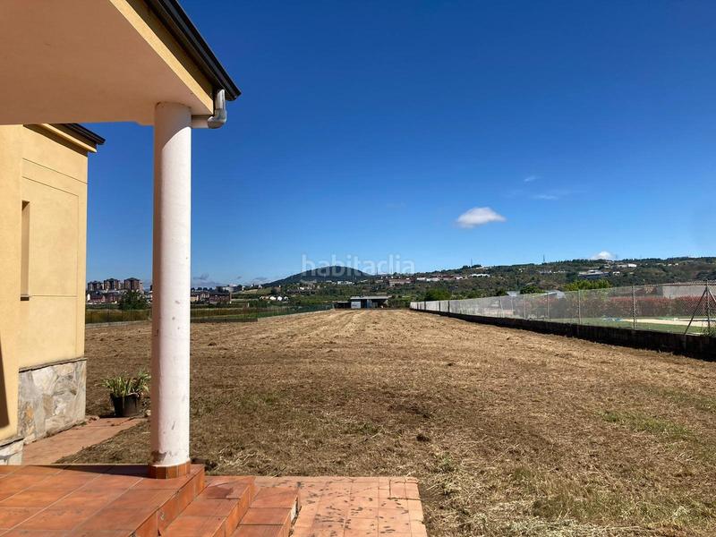 Foto dbbc68cf-7fdd-45a1-bf70-1770b3b6e4cc. Xalet amb aparcament a Urbanización Patricia - Campo Ponferrada