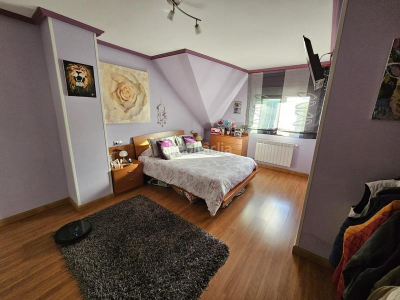 Foto 0678e02a-be23-467c-bf0a-9a0e9ed1d540. Casa con parcheggio piscina in Compostilla - Columbrianos Ponferrada