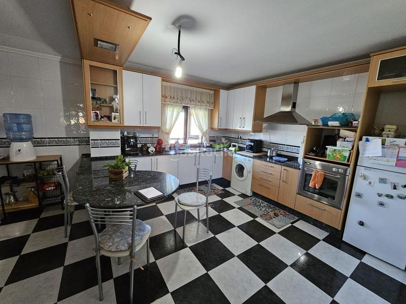 Foto 2d549217-4033-4488-bbbc-e40ef0d4848d. Casa con parcheggio piscina in Compostilla - Columbrianos Ponferrada