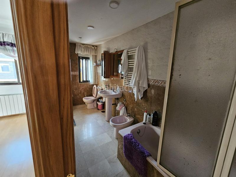 Foto b8a23b7b-ab18-4df0-a7cb-7084092bba0b. Casa con parcheggio piscina in Compostilla - Columbrianos Ponferrada