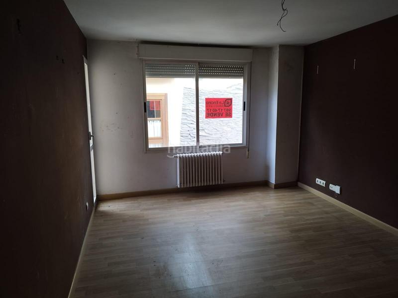 Foto 03ab512e-d0ff-403c-9082-5856d1cc2324. Casa edificio sigular en Zona Alta Ponferrada