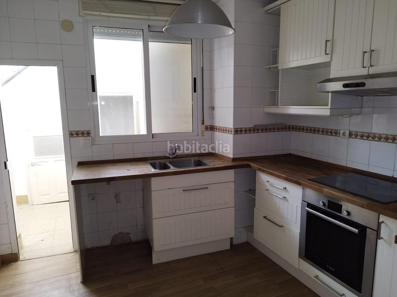 Foto 245fa645-8705-4681-9ad8-b7be831c396f. Casa edificio sigular en Zona Alta Ponferrada