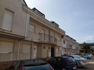 Casa adossada en Congosto. Adosado almazcara