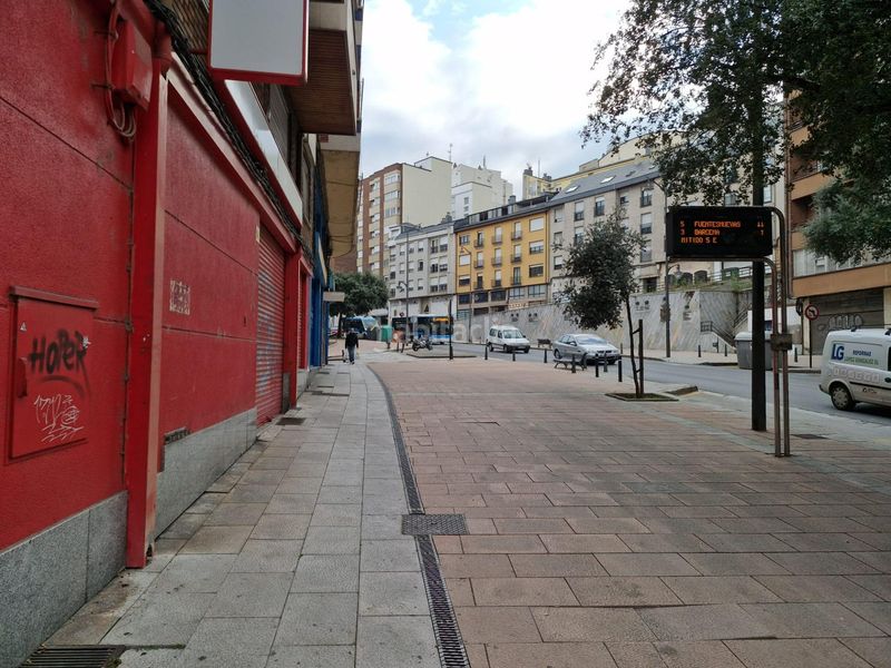 Foto 1d5ab27c-82a3-43d6-b322-94f9f34e14e1. Miete geschäftsraum in calle general vives 5 in Zona Alta Ponferrada