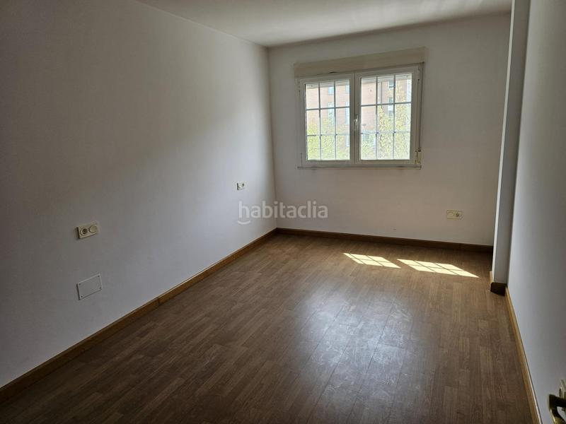Foto e8ad0393-25f8-41b4-a7ee-515f85c143f7. Apartament amb calefacció aparcament a Flores de Sil - La Placa Ponferrada