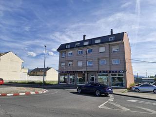 Appartement à Cuatro Vientos. Piso av galicia frente rotonda hospital