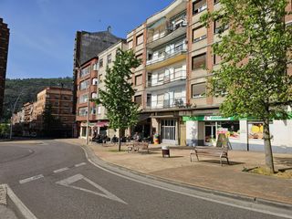 Pis en Centro. Acogedor piso en venta en flores del sil, ponferrada por 69,000