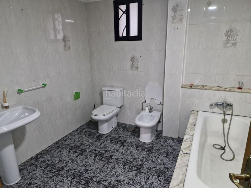 Foto 757a68f9-a1bb-4988-8cda-042ee43dd52c. Casa amb aparcament a Carracedelo