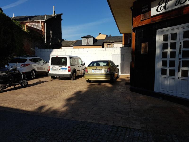 Foto cccfb9ff-4e29-4f1c-b1a7-391437d2d6c0. Rent business premise in Zona Alta Ponferrada