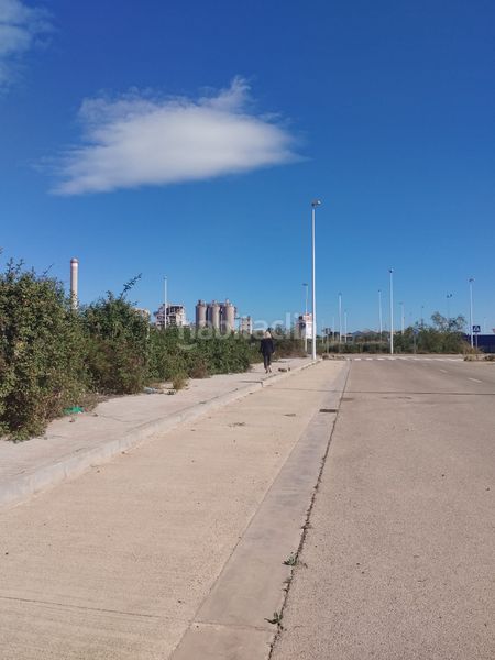 Foto 1bafbcfe-3010-47ae-b8ea-0df996f1e4f4. Area edificabile industriale in Avenida de Abril-9 de Octubre Sagunt