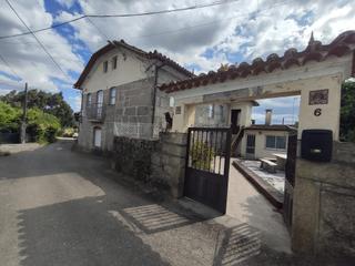 Maison  Po-400. Gran propiedad con casa de piedra de 257m2 con 5 dormitorios y 2