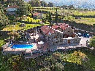 Xalet a Covelo (O). Casa de turismo rural con piscina, con 4 dormitorios.