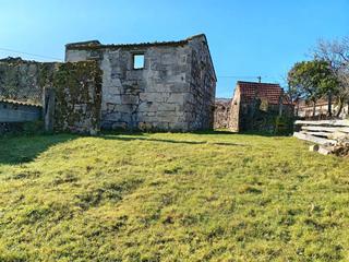 Maison jumelée à Neves (As). Casa de piedra para reformar, planta alta.