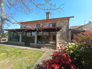 Casa en Neves (As). Gran propiedad en as neves, 4 dormitorios, reformada, vistas y s