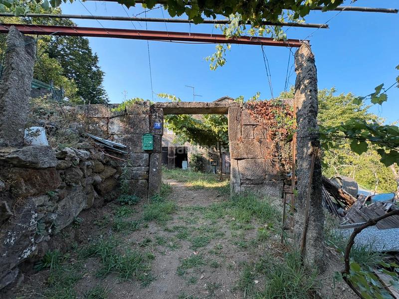 Foto e61a7be8-66df-43ad-a860-ac59f2536121. Casa a Covelo (O)