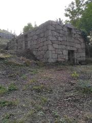 Casa a Mondariz. Casa de piedra para reformar con parcela de 1828m2 a solo 1km de