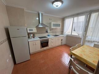 Ático en Mondariz. Precioso ático 2 dormitorios, amueblado, con garaje y trastero.