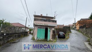 Haus in Covelo (O). Casa de planta alta 166m2, de 2 dormitorios, sin terreno.