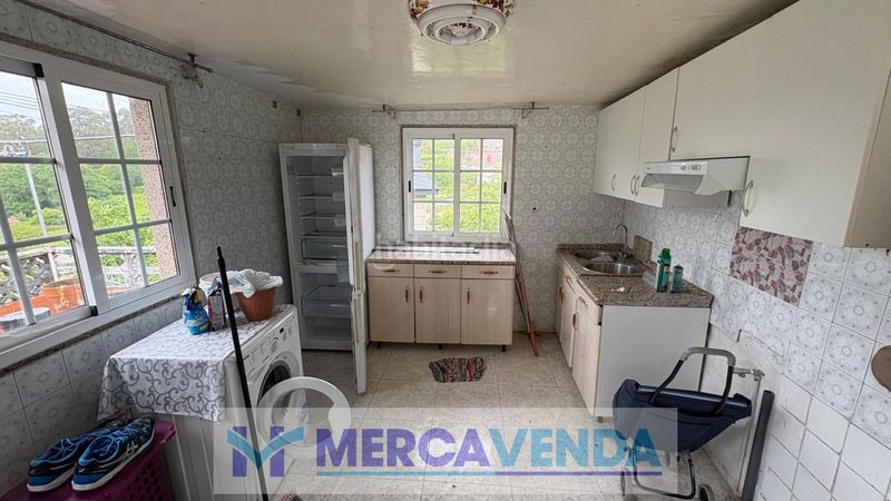 Foto 92b96638-ce5e-4222-868f-4e7f2cc111d9. Casa amb aparcament a Covelo (O)