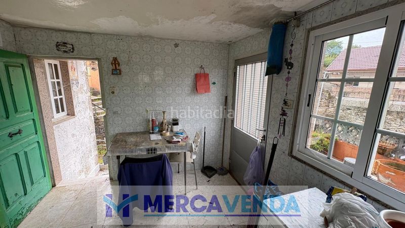 Foto e72e1d04-29f8-440d-978a-0d228615610c. Casa amb aparcament a Covelo (O)