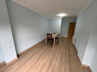 Pis a Covelo (O). Precioso piso de 2 dormitorios con 2 baños, con garaje y traster