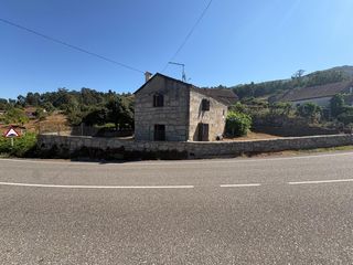 Maison à Neves (As). Casa de piedra, planta alta, 3 dormitorios, parcela 330m2