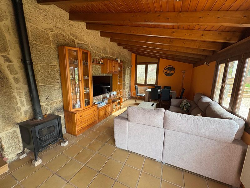 Foto a918a0b1-b465-4d96-b0ef-7c464a820504. Casa amb calefacció aparcament a Neves (As)