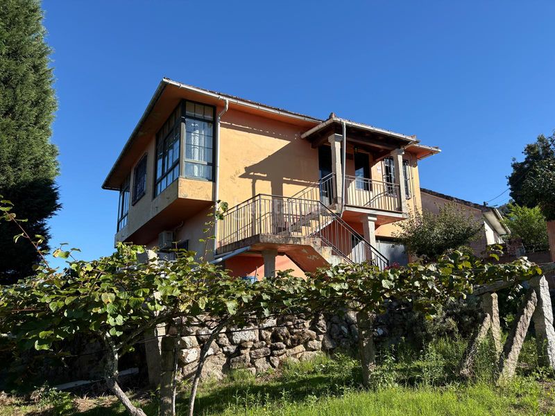 Foto 78885ea9-25b1-4ff9-bb70-56960349f60e. Casa amb aparcament a Neves (As)