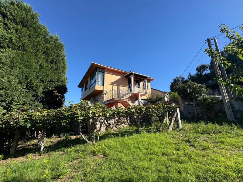 Foto ea677af3-e3c3-476c-bd55-8c6712ee2b7f. Casa amb aparcament a Neves (As)
