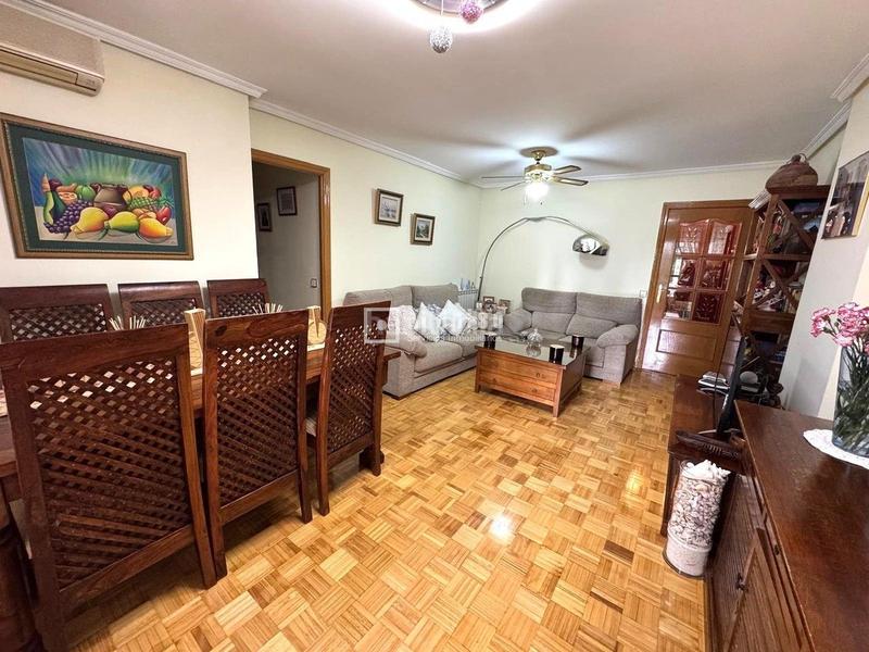 Foto bb068f31-1334-4a99-93d5-4dcb19f33532. Appartamento con riscaldamento parcheggio in Valleaguado-La Cañada Coslada