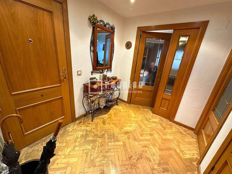 Foto 081f7d48-8489-4cc6-b855-3087f466cfb1. Pis amb calefacció aparcament piscina a El Barral Ferial Coslada